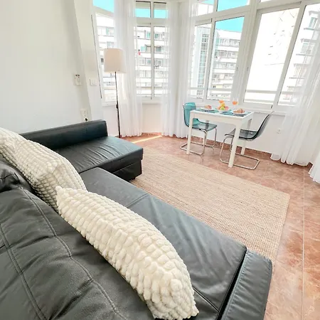 Διαμέρισμα Cozy & Bright Flat Centre Τορρεμολίνος